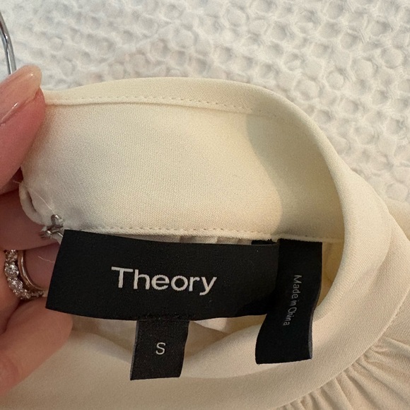 Theory Silk Long Sleeve Top Size 2 - Picture 2 of 2